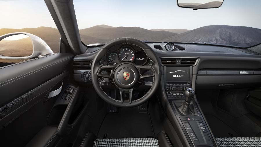 Торпедо Porsche 911 R 2016 года  (фото 39 из 50)